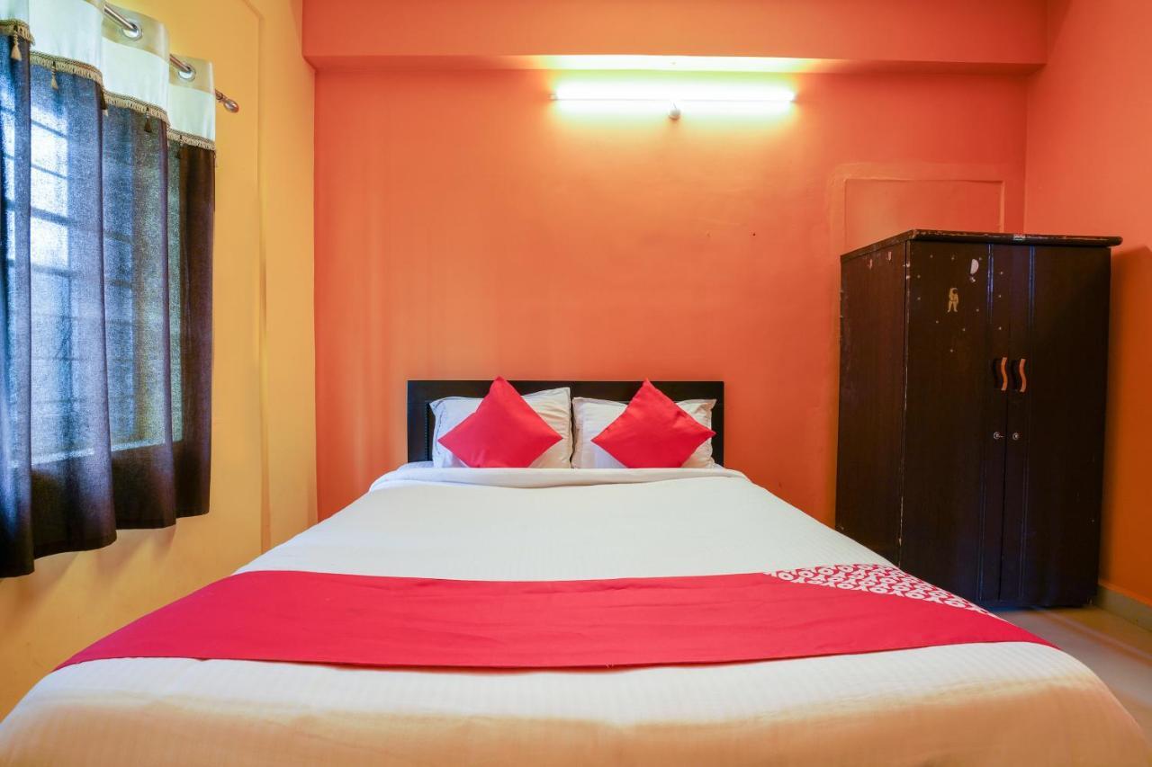 Oyo 70286 Svr Grand Hotel Hyderabad Exterior photo